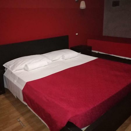 Arthur Hostel Рим Экстерьер фото